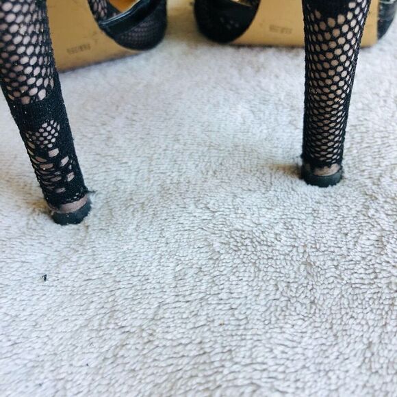 Sole Society Black Lace So Nicola Pointed Toe T-Strap Stiletto Pump - Picture 6 of 16